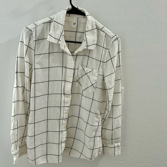 GAP size small flannel - Picture 3 of 4